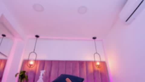 POLLY online show from 04-21-26, 10:21