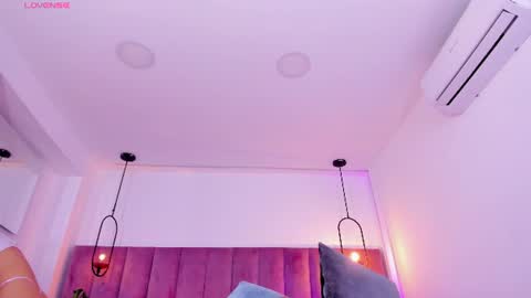 Snapshot of pollybabe_ chatting on 06-17-26, 10:39 POLLY online show from 06-17-26, 10:39