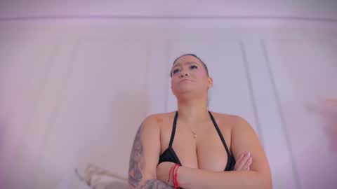 Snapshot of pollybabe_ chatting on 07-16-26, 06:47 POLLY online show from 07-16-26, 06:47