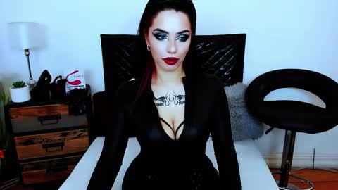 Snapshot of pollyflowers chatting on 03-01-25, 01:53 Polly online show from 03-01-25, 01:53