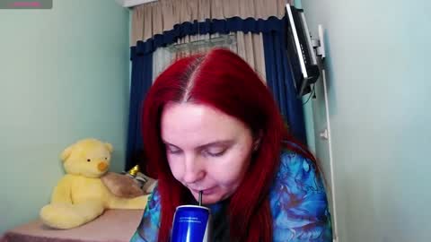 Snapshot of pollygreen chatting on 12-22-24, 09:00 Olivia online show from 12-22-24, 09:00
