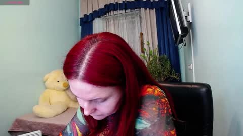 Snapshot of pollygreen chatting on 12-23-24, 07:28 Olivia online show from 12-23-24, 07:28