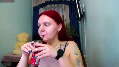 Snapshot of pollygreen chatting on 01-03-25, 07:16 Olivia online show from 01-03-25, 07:16
