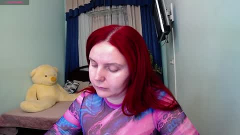 Snapshot of pollygreen chatting on 01-11-25, 08:00 Olivia online show from 01-11-25, 08:00