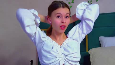 Polly online show from 03-02-25, 12:42