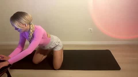 Polly online show from 07-20-26, 01:46