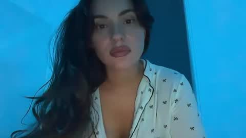 Snapshot of pollyyypocket chatting on 06-17-26, 07:11 Polly Pocket online show from 06-17-26, 07:11