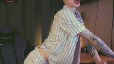 Megan.online  online show from 02-19-25, 05:27