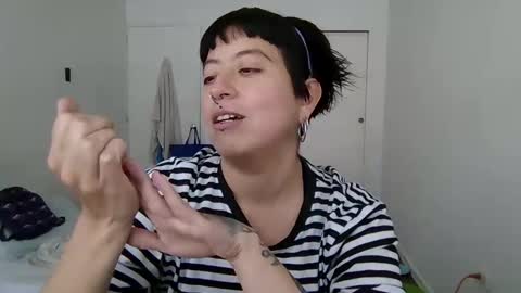 Poly online show from 12-19-25, 09:11