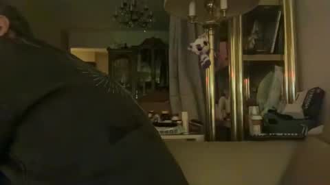 Snapshot of ponchynyc chatting on 12-22-25, 01:46 PONCH online show from 12-22-25, 01:46