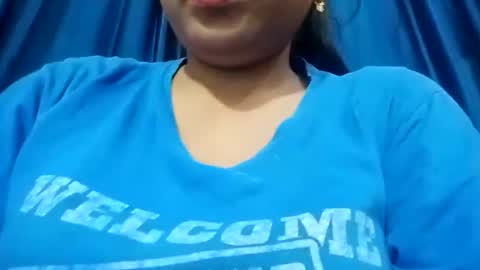Snapshot of poojalady chatting on 06-09-26, 12:39 poojalady online show from 06-09-26, 12:39