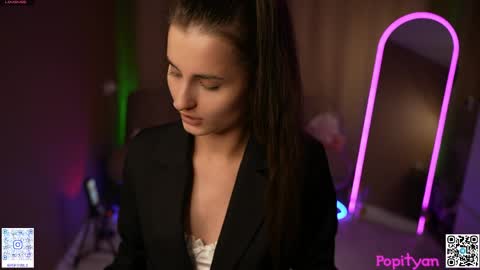 Louise  see you on December 1  at 2200 UTC3 online show from 04-10-26, 08:19