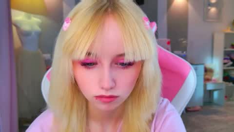 Snapshot of popjenny chatting on 02-08-26, 10:29 Hi Daddy Im Jane online show from 02-08-26, 10:29