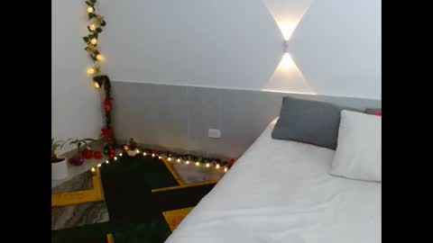 porcelainlux online show from 12-22-25, 01:24