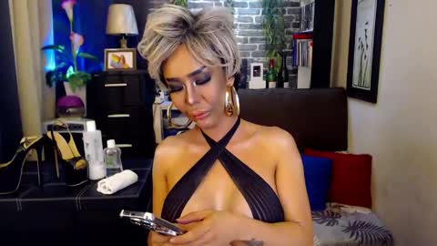 Snapshot of pornstardiva chatting on 06-03-26, 10:15 DivaGray online show from 06-03-26, 10:15
