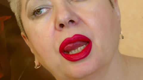 LADY POSH online show from 01-10-25, 01:42