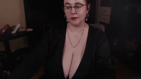 Snapshot of posh_mistress chatting on 12-22-24, 05:12 PoshMistres online show from 12-22-24, 05:12