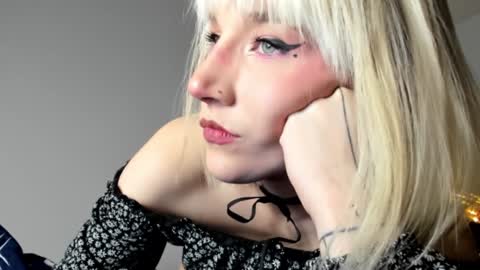 Snapshot of positivevibess chatting on 01-04-25, 04:32 positivevibess online show from 01-04-25, 04:32