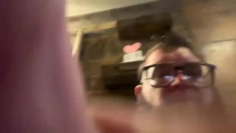 Snapshot of poundsquad305 chatting on 01-17-25, 01:03 poundsquad305 online show from 01-17-25, 01:03