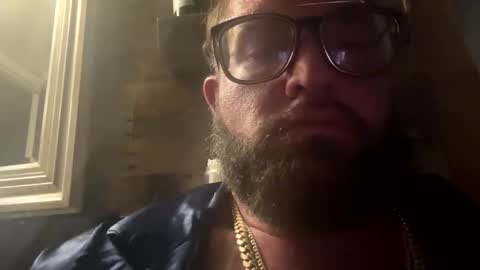 Snapshot of poundsquad305 chatting on 10-20-25, 02:34 poundsquad305 online show from 10-20-25, 02:34