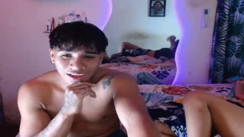 ALEX Y ALEXA online show from 10-26-25, 05:46