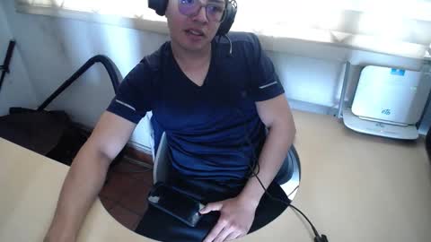 powerfulzeus2 online show from 10-06-25, 06:38