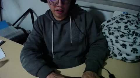 powerfulzeus2 online show from 10-28-25, 02:59