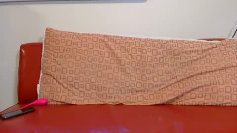 Snapshot of pppawg chatting on 09-17-25, 07:15 PAWG Pale Princess online show from 09-17-25, 07:15