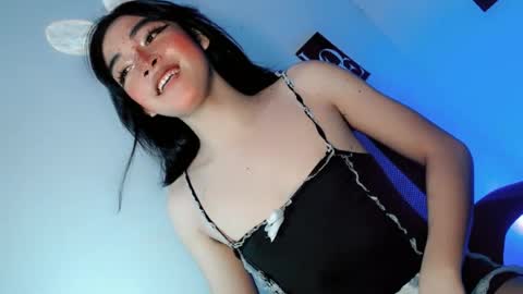 Snapshot of precious_laura18 chatting on 06-17-26, 08:10 precious_laura18 online show from 06-17-26, 08:10