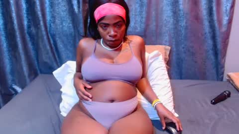 Snapshot of preggynwild chatting on 06-13-26, 01:58 preggynwild online show from 06-13-26, 01:58