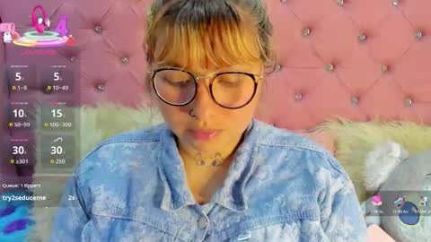 Pretti Violet online show from 11-12-25, 12:22