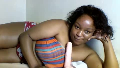 Snapshot of prettie_diva0 chatting on 09-26-25, 12:47 Prettie diva online show from 09-26-25, 12:47