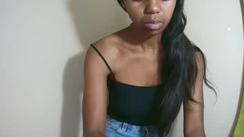 Snapshot of prettiethalia chatting on 10-18-25, 08:42 prettiethalia online show from 10-18-25, 08:42