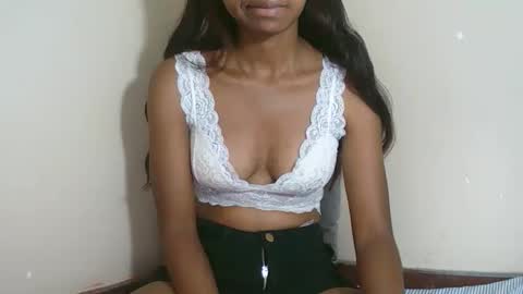 Snapshot of prettiethalia chatting on 10-20-25, 07:58 prettiethalia online show from 10-20-25, 07:58