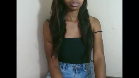 Snapshot of prettiethalia chatting on 10-23-25, 07:45 prettiethalia online show from 10-23-25, 07:45