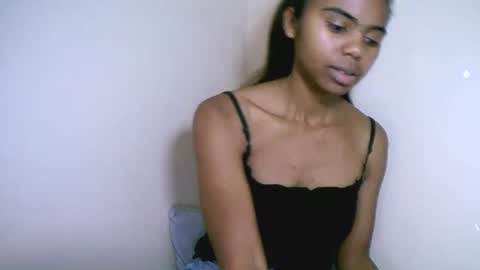 Snapshot of prettiethalia chatting on 11-01-25, 12:34 prettiethalia online show from 11-01-25, 12:34