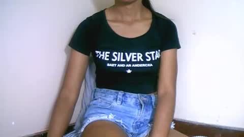 Snapshot of prettiethalia chatting on 11-01-25, 08:11 prettiethalia online show from 11-01-25, 08:11