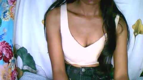 Snapshot of prettiethalia chatting on 12-15-25, 09:41 prettiethalia online show from 12-15-25, 09:41