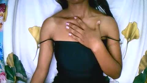 Snapshot of prettiethalia chatting on 12-16-25, 06:02 prettiethalia online show from 12-16-25, 06:02