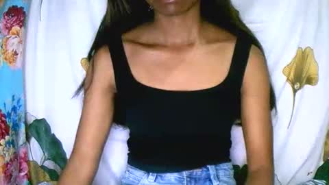 Snapshot of prettiethalia chatting on 12-19-25, 09:16 prettiethalia online show from 12-19-25, 09:16