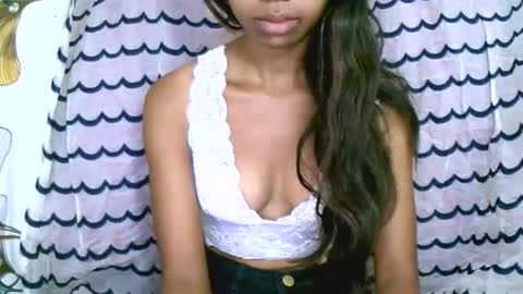 Snapshot of prettiethalia chatting on 01-16-26, 08:29 prettiethalia online show from 01-16-26, 08:29