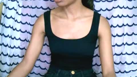 Snapshot of prettiethalia chatting on 01-18-26, 07:01 prettiethalia online show from 01-18-26, 07:01