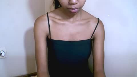 Snapshot of prettiethalia chatting on 02-21-26, 09:54 prettiethalia online show from 02-21-26, 09:54