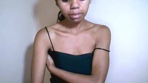 Snapshot of prettiethalia chatting on 02-22-26, 12:26 prettiethalia online show from 02-22-26, 12:26