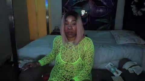 Yasmine pretty online show from 04-15-26, 11:49