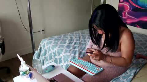 Snapshot of pretty69queen chatting on 07-15-26, 06:46 Yasmine pretty online show from 07-15-26, 06:46