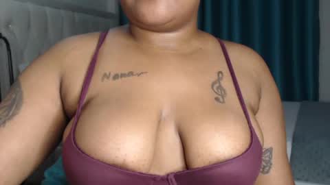 Snapshot of pretty_annah chatting on 06-21-26, 01:52 Annah online show from 06-21-26, 01:52