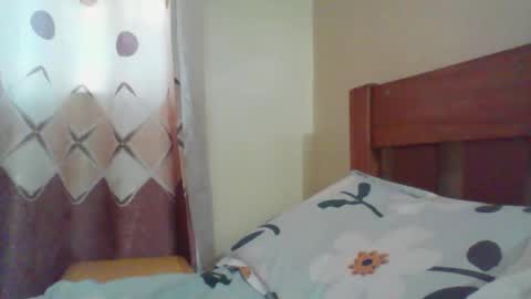 Snapshot of pretty_beib chatting on 11-11-25, 03:28 Karol online show from 11-11-25, 03:28