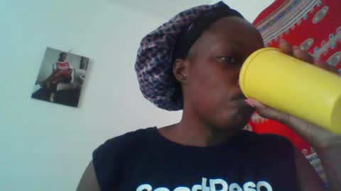 Snapshot of pretty_beib chatting on 07-16-26, 06:41 Karol online show from 07-16-26, 06:41