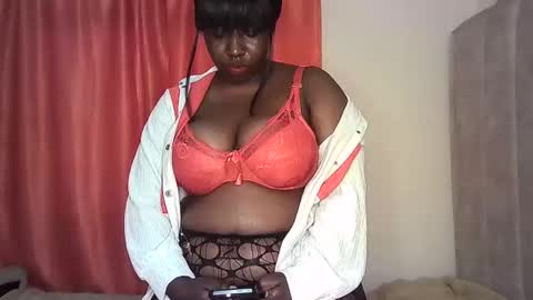 Snapshot of pretty_bums chatting on 01-29-25, 12:24 chichi online show from 01-29-25, 12:24